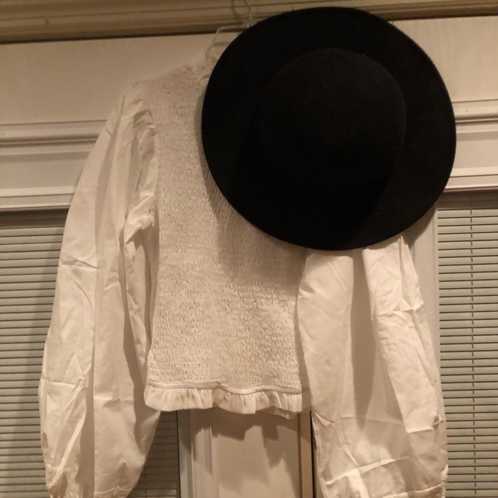 Black Top Rounded Wide Brimmed Hat